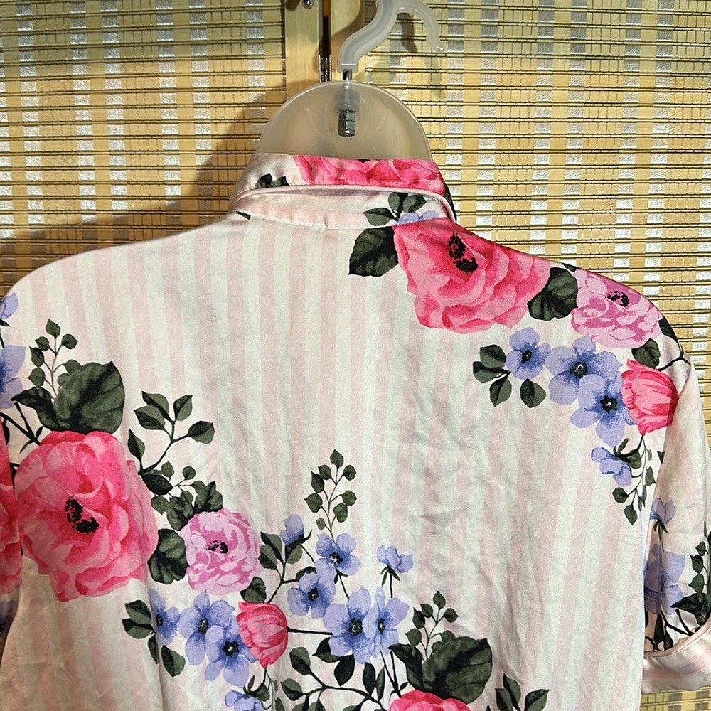Victoria's Secret Pale Pink Striped Floral Silk Feel Romper Pajamas One Piece M - Picture 11 of 16